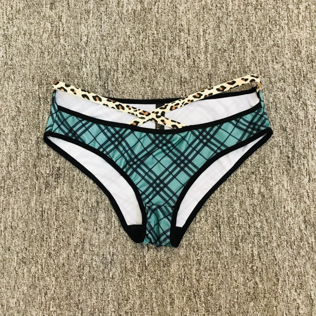 Chain Detail Check Print Bra Set