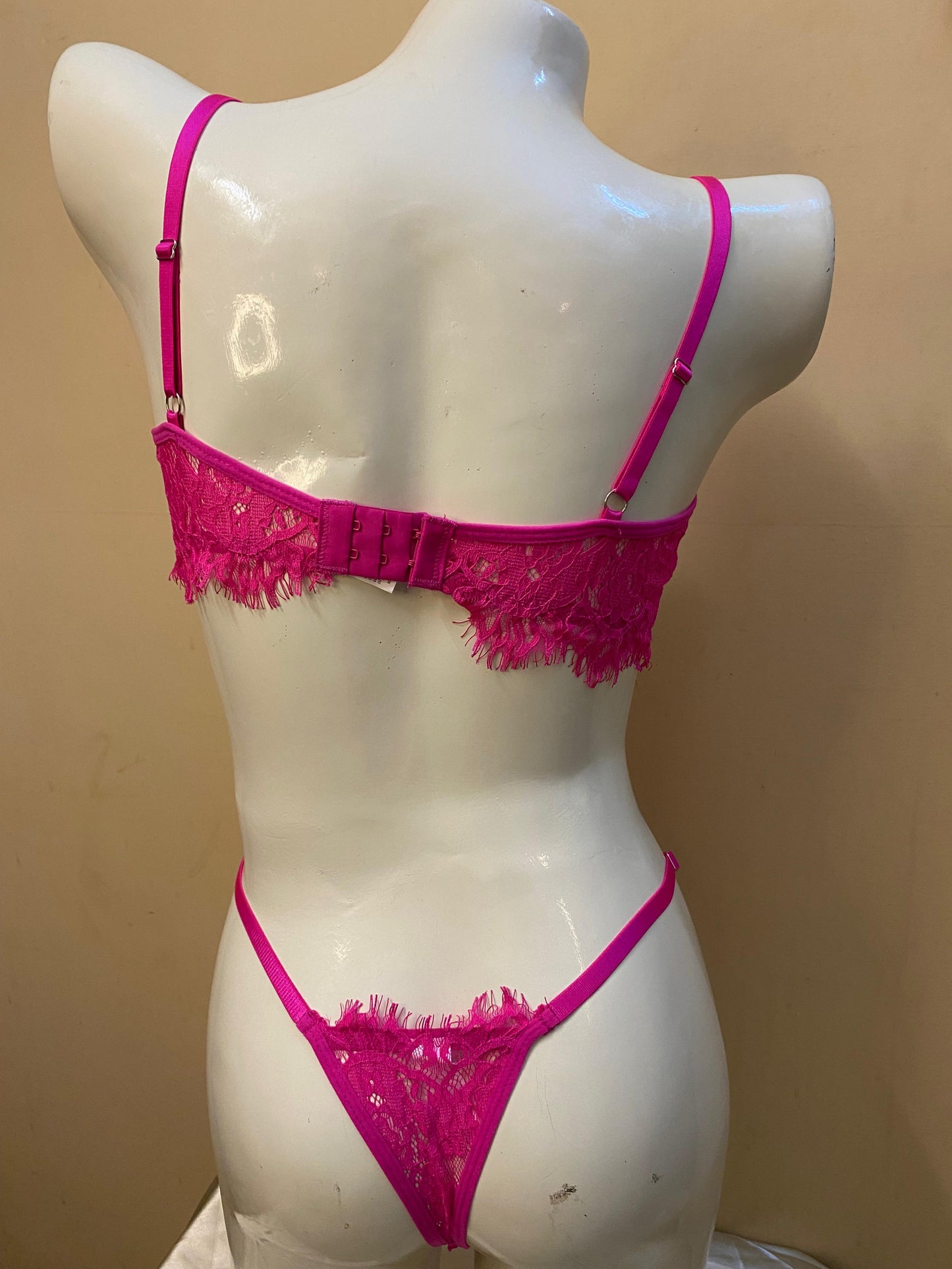Pink Lace Underwire Lingerie Set