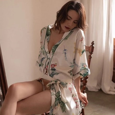 Elegant Floral Kimono Robe