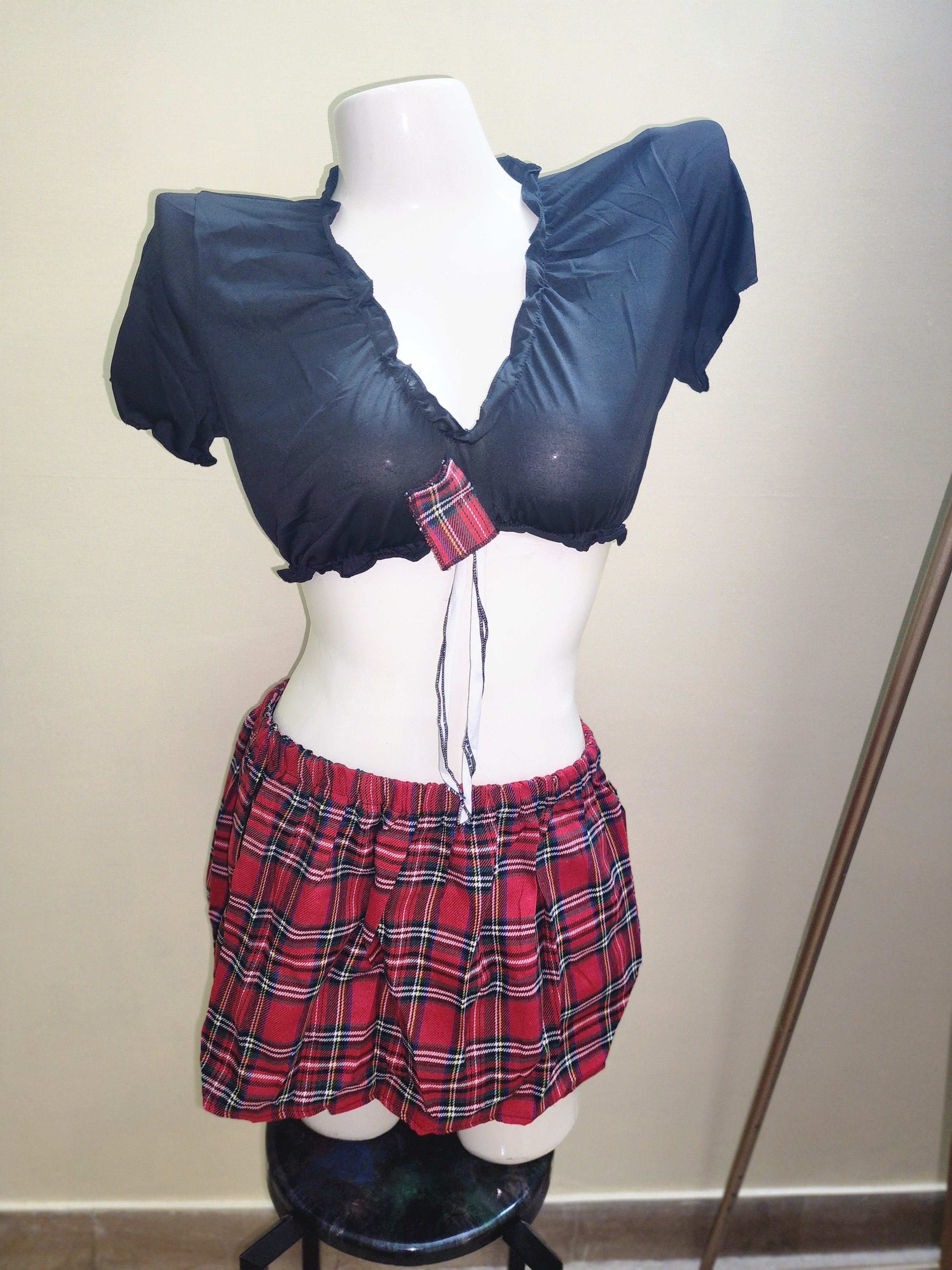 SD-Plaid Schoolgirl Lingerie Set – Tartan Mini Skirt & Ruffled Crop Top Costume